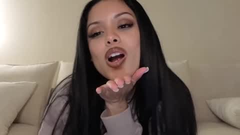 Snapshot of amaya_floress chatting on 02/04/26, 06:30 amaya_floress online show from 02/04/26, 06:30