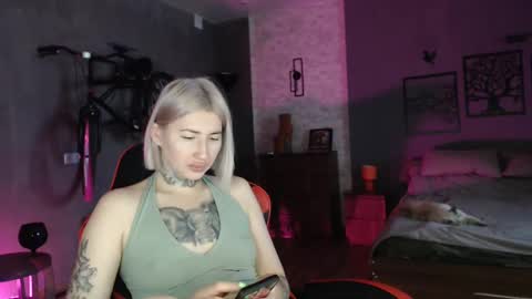 Snapshot of amayamalina chatting on 12/12/24, 07:08 Malina online show from 12/12/24, 07:08