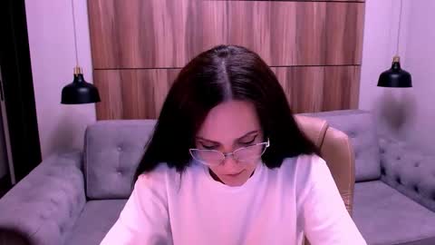 Snapshot of amazingeyes89 chatting on 05/05/26, 02:58 Izza online show from 05/05/26, 02:58