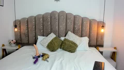 Snapshot of ambar85 chatting on 11/17/25, 11:21 ambar85 online show from 11/17/25, 11:21