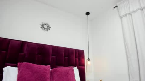 Snapshot of ambar85 chatting on 12/14/25, 03:01 ambar85 online show from 12/14/25, 03:01