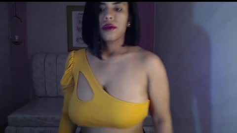 Snapshot of ambar_fox_s chatting on 10/07/25, 03:04 Ambar online show from 10/07/25, 03:04