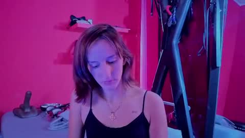 ambar_roux1 online show from 09/08/25, 05:23