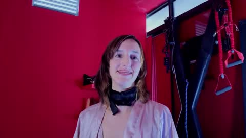 ambar_roux1 online show from 10/17/25, 05:59