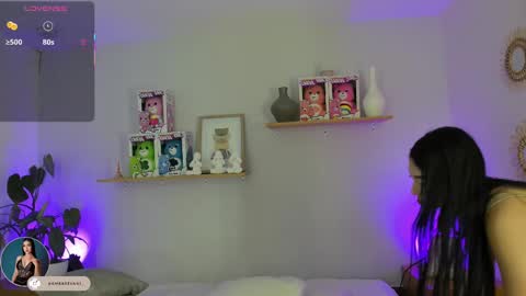 ambarevans_ online show from 09/10/25, 11:32