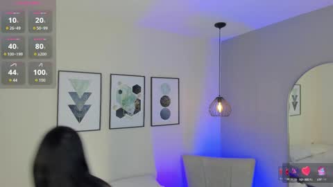 ambarevans_ online show from 09/17/25, 11:34