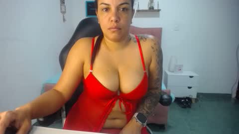Snapshot of ambarmilf09 chatting on 09/18/25, 07:27 ambarmilf09 online show from 09/18/25, 07:27