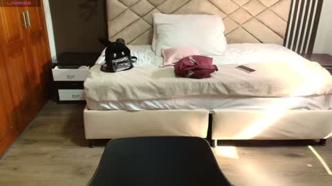 Ambar Ross online show from 01/13/25, 07:42