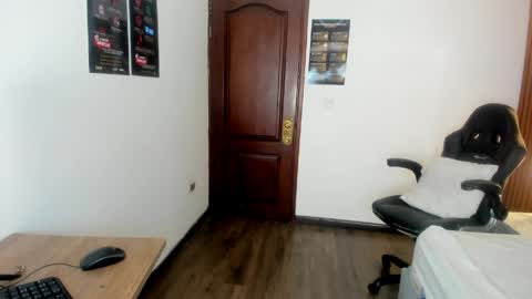 Ambar Ross online show from 04/12/26, 12:54