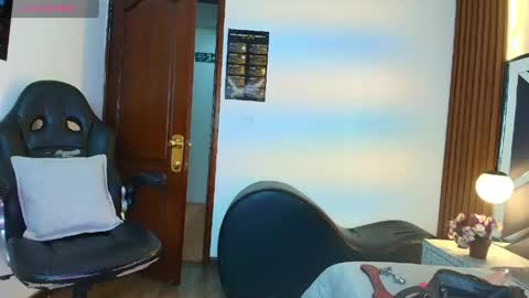 Snapshot of ambaross chatting on 04/30/26, 02:34 Ambar Ross online show from 04/30/26, 02:34