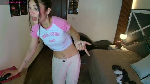 Snapshot of ambaross chatting on 05/22/26, 02:01 Ambar Ross online show from 05/22/26, 02:01