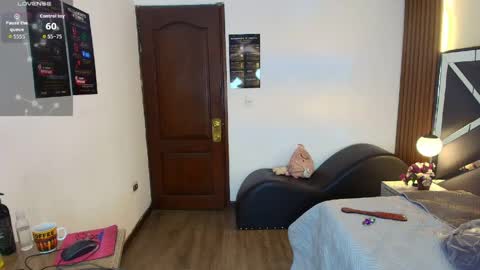 Snapshot of ambaross chatting on 05/27/26, 01:52 Ambar Ross online show from 05/27/26, 01:52