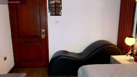 Snapshot of ambaross chatting on 06/09/26, 02:06 Ambar Ross online show from 06/09/26, 02:06