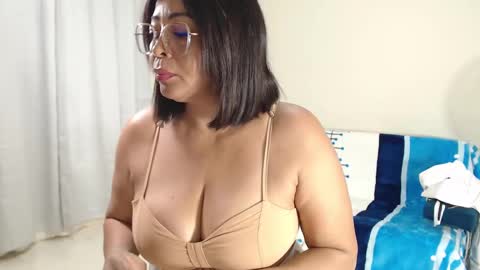 Snapshot of ambarsofhia chatting on 02/02/25, 10:06 Amber Sofhia online show from 02/02/25, 10:06