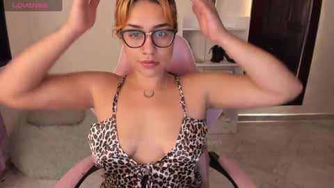 Snapshot of ambarthompson1 chatting on 02/10/25, 04:30 ambarthompson1 online show from 02/10/25, 04:30