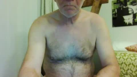 Snapshot of ambassador54 chatting on 10/18/25, 10:21 Ambassador54 online show from 10/18/25, 10:21