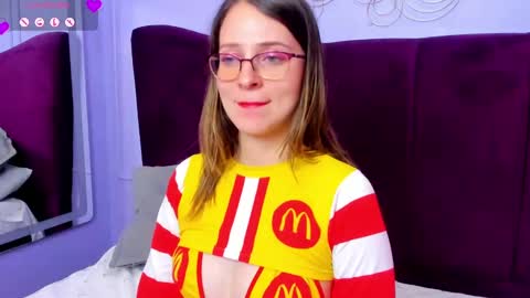 Snapshot of ambeerrwood_ chatting on 03/09/25, 06:00 . Amber Wood . online show from 03/09/25, 06:00