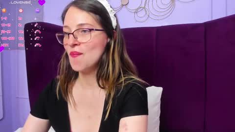 Snapshot of ambeerrwood_ chatting on 03/12/25, 06:00 . Amber Wood . online show from 03/12/25, 06:00