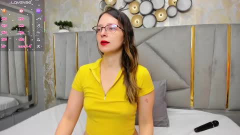 Snapshot of ambeerrwood_ chatting on 09/19/25, 12:39 . Amber Wood . online show from 09/19/25, 12:39