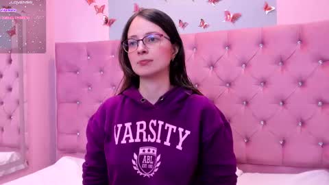 Snapshot of ambeerrwood_ chatting on 09/27/25, 11:59 . Amber Wood . online show from 09/27/25, 11:59
