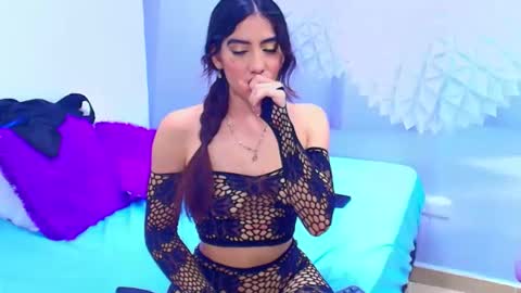 Snapshot of ambel_rose chatting on 05/20/26, 10:38 ambel_rose online show from 05/20/26, 10:38