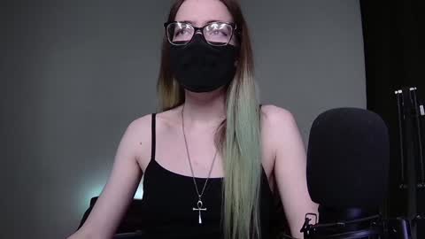 Snapshot of amber_candyfloss chatting on 12/18/24, 02:53 Amber non-nude model online show from 12/18/24, 02:53