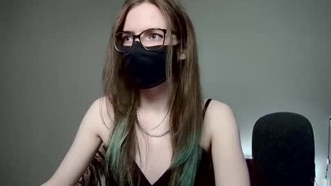 Amber non-nude model online show from 11/05/25, 01:05