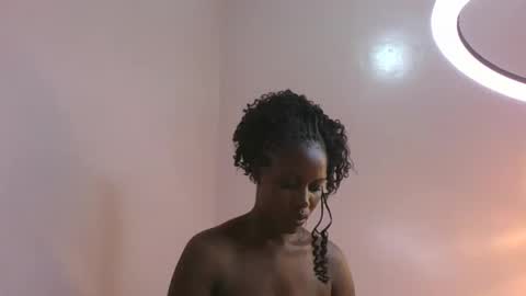 amber_cutie2 online show from 12/15/25, 09:41