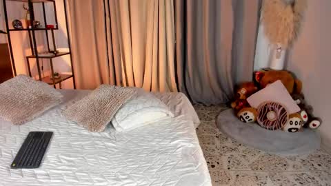 Amber online show from 04/12/26, 09:20