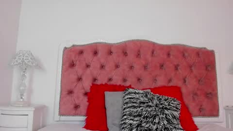 Snapshot of amber_roose75 chatting on 09/15/25, 12:38 julieta  online show from 09/15/25, 12:38