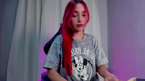 Snapshot of amberbaker21 chatting on 03/10/25, 04:25 Amber Baker online show from 03/10/25, 04:25