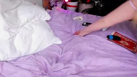 Snapshot of amberbenz chatting on 02/10/26, 08:29 i am here online show from 02/10/26, 08:29