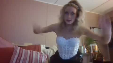 Snapshot of amberdesmond722 chatting on 01/10/25, 09:34 Kaligirll online show from 01/10/25, 09:34