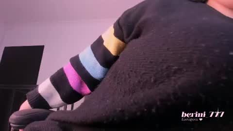 Snapshot of amberinihoffman chatting on 07/22/26, 11:57 Amber online show from 07/22/26, 11:57
