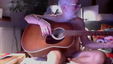 Snapshot of amberr11 chatting on 09/23/25, 10:24 Amberr11 online show from 09/23/25, 10:24