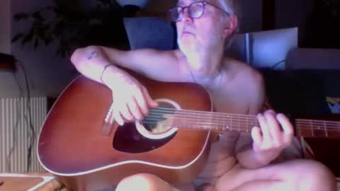 Snapshot of amberr11 chatting on 10/14/25, 10:54 Amberr11 online show from 10/14/25, 10:54