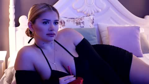 Snapshot of amberseyes chatting on 12/09/24, 08:33 Amberseyes online show from 12/09/24, 08:33