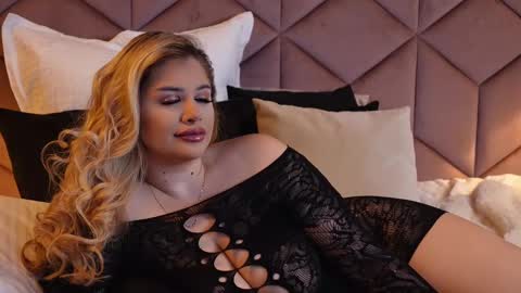 Snapshot of amberseyes chatting on 02/11/25, 06:08 Amberseyes online show from 02/11/25, 06:08