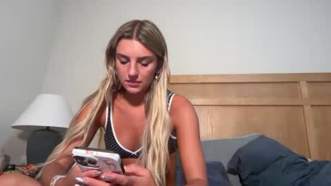 Snapshot of ambiebambiii chatting on 07/02/26, 01:05 ambie bambi amber griz online show from 07/02/26, 01:05