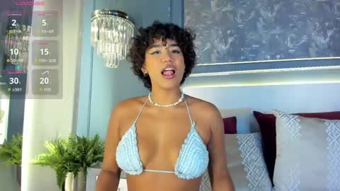 Snapshot of ambracohelo chatting on 05/23/26, 11:25 Ambra Cohelo online show from 05/23/26, 11:25