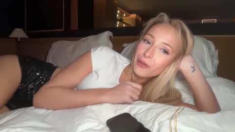 Ambre online show from 03/16/26, 11:14