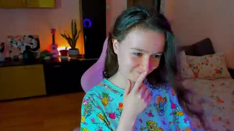 Snapshot of ameli_moon chatting on 08/08/26, 11:56 Eileen online show from 08/08/26, 11:56
