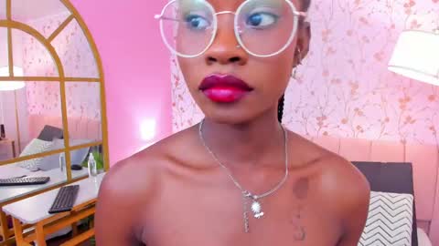 Snapshot of amelia_adms chatting on 02/20/25, 01:14 Amelia Adams online show from 02/20/25, 01:14