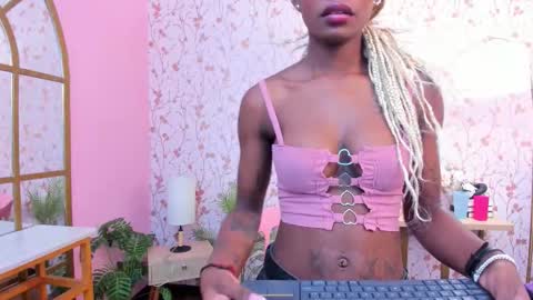 Snapshot of amelia_adms chatting on 09/18/25, 07:05 Amelia Adams online show from 09/18/25, 07:05