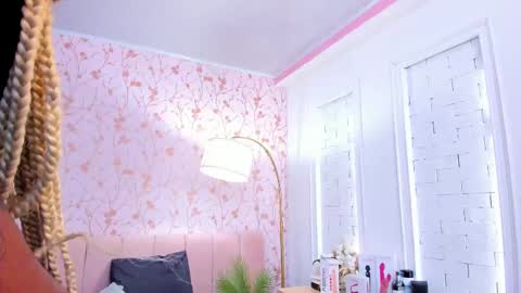 Snapshot of amelia_adms chatting on 10/06/25, 07:11 Amelia Adams online show from 10/06/25, 07:11