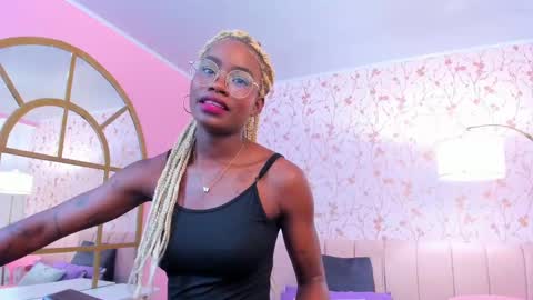 Snapshot of amelia_adms chatting on 10/13/25, 06:19 Amelia Adams online show from 10/13/25, 06:19