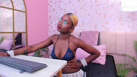 Snapshot of amelia_adms chatting on 10/29/25, 07:26 Amelia Adams online show from 10/29/25, 07:26