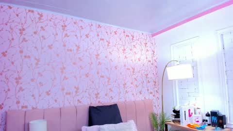 Snapshot of amelia_adms chatting on 11/24/25, 07:02 Amelia Adams online show from 11/24/25, 07:02