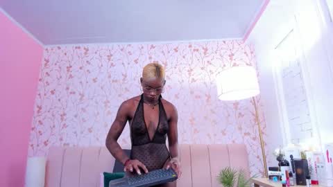 Snapshot of amelia_adms chatting on 12/15/25, 07:29 Amelia Adams online show from 12/15/25, 07:29