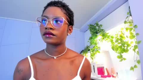 Snapshot of amelia_adms chatting on 06/27/26, 12:33 Amelia Adams online show from 06/27/26, 12:33